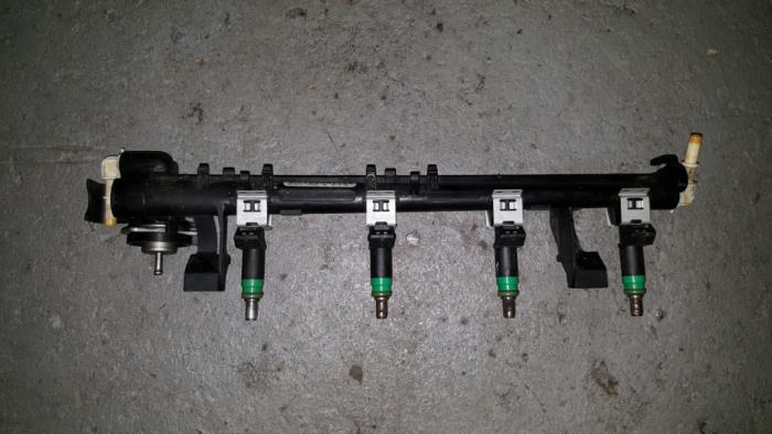 Usagé Système d'injection Ford Focus Prix € 24,20 Prix TTC proposé par AKAS Automaterialen
