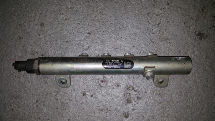 Used Fuel distributor Alfa Romeo 156 Price € 36,30 Inclusive VAT offered by AKAS Automaterialen