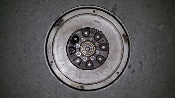 Used Flywheel Mercedes Vito Price € 90,75 Inclusive VAT offered by AKAS Automaterialen