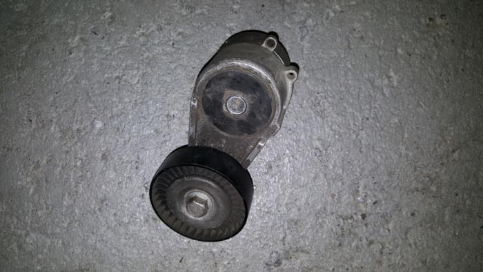 Usados Tensor correa múltiple Citroen BX Precio € 24,20 IVA incluido ofrecido por AKAS Automaterialen