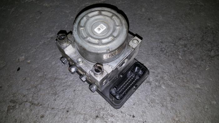 Begagnade ABS-pump Citroen DS3 Pris € 30,25 Inklusive moms erbjuds av AKAS Automaterialen