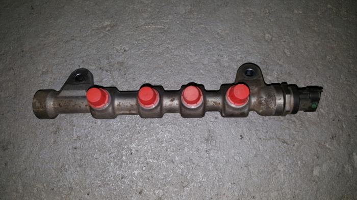 Tuyau conduite principale de carburant