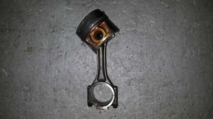 Usagé Piston Volkswagen Golf Prix € 48,40 Prix TTC proposé par AKAS Automaterialen