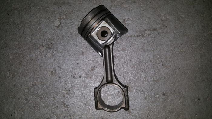 Usagé Piston Opel Movano Prix € 36,30 Prix TTC proposé par AKAS Automaterialen