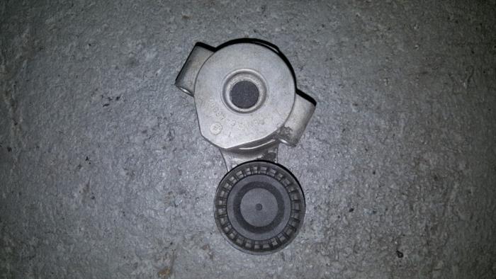 Usados Tensor correa múltiple Ford Transit Precio € 30,25 IVA incluido ofrecido por AKAS Automaterialen