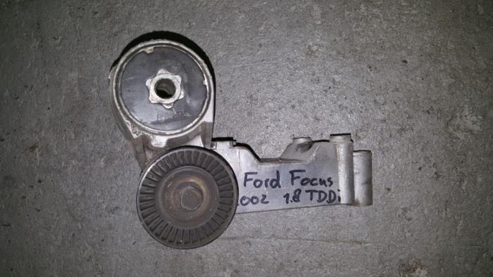 Usados Tensor correa múltiple Ford Focus Precio € 24,20 IVA incluido ofrecido por AKAS Automaterialen