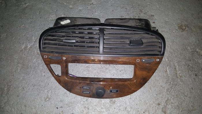 Usagé Elément tableau de bord Peugeot 607 Prix € 12,10 Prix TTC proposé par AKAS Automaterialen
