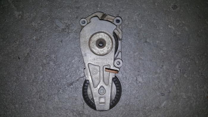 Usados Tensor correa múltiple Citroen BX Precio € 30,25 IVA incluido ofrecido por AKAS Automaterialen