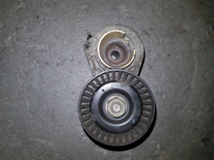 Usados Tensor correa múltiple BMW 3-Serie Precio € 24,20 IVA incluido ofrecido por AKAS Automaterialen