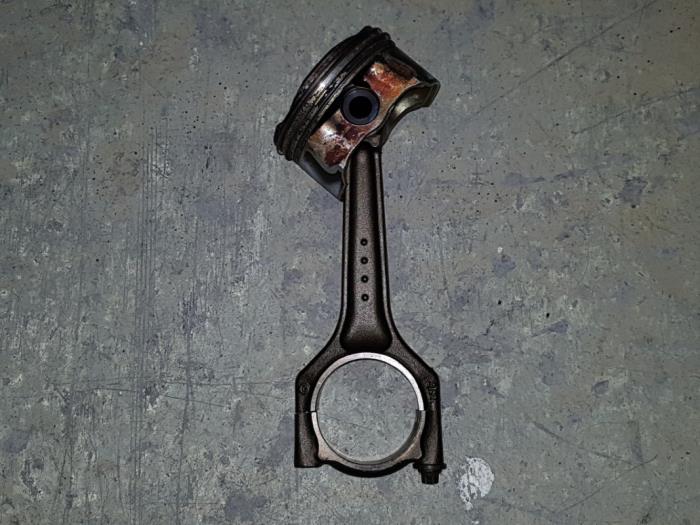 Usagé Piston BMW 3-Série Prix € 36,30 Prix TTC proposé par AKAS Automaterialen