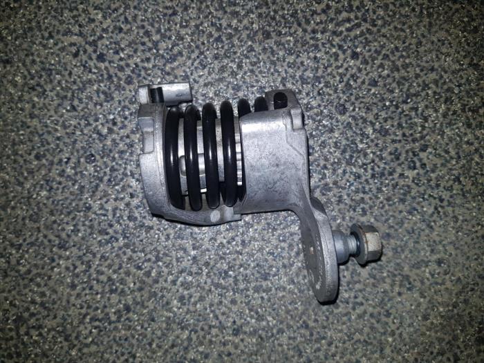 Usados Tensor correa múltiple BMW 1-Serie Precio € 18,15 IVA incluido ofrecido por AKAS Automaterialen