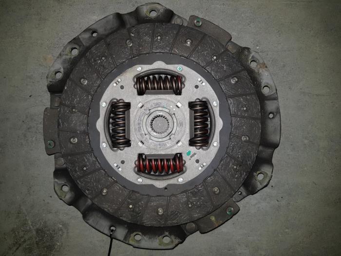 Gebrauchte Schwungrad Ford C-Max Preis € 363,00 Mit Mehrwertsteuer angeboten von AKAS Automaterialen