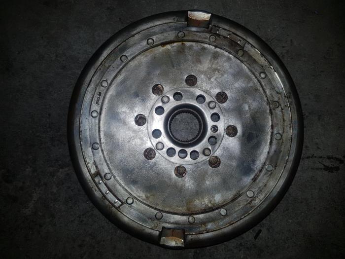 Used Flywheel Mercedes GLA Price € 181,50 Inclusive VAT offered by AKAS Automaterialen