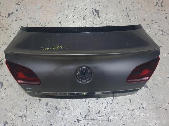 Begagnade Baklucka Volkswagen Passat Pris € 181,50 Inklusive moms erbjuds av AKAS Automaterialen