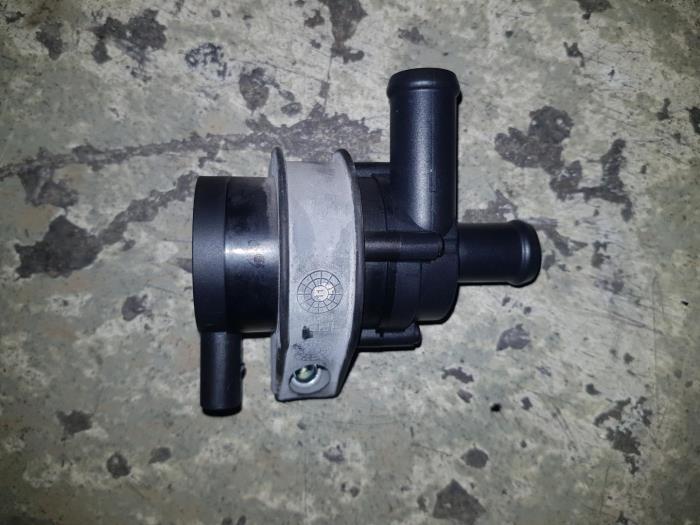 Begagnade Vattenpump Volkswagen Caddy Pris € 18,15 Inklusive moms erbjuds av AKAS Automaterialen