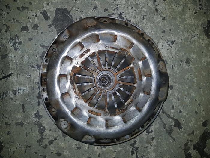 Used Flywheel Mercedes Vito Price € 90,75 Inclusive VAT offered by AKAS Automaterialen
