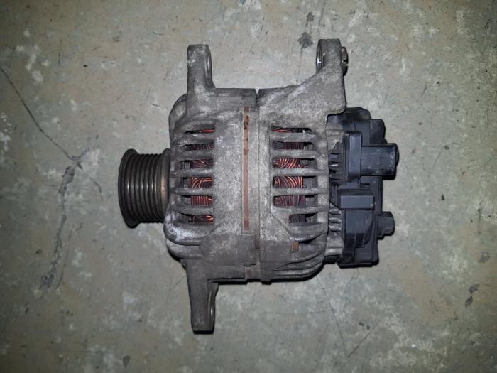 Dynamo van een Iveco New Daily 2005