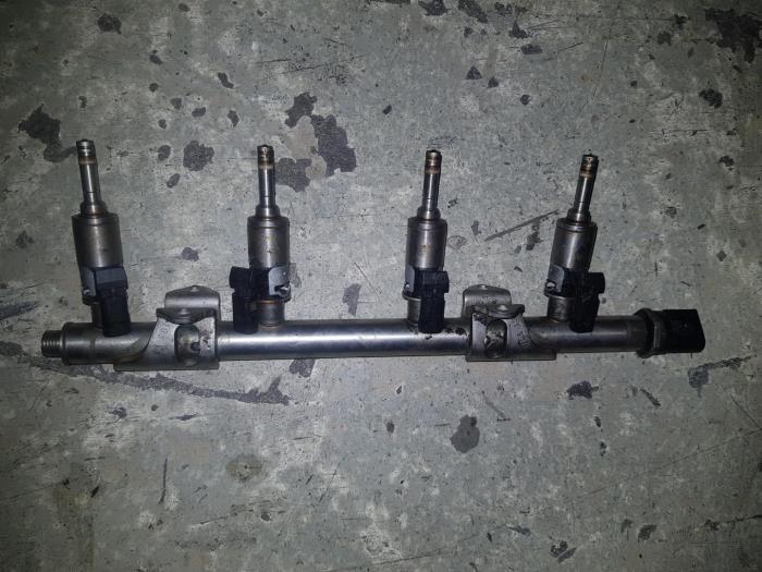 Usagé Système d'injection Volkswagen Golf Prix € 48,40 Prix TTC proposé par AKAS Automaterialen