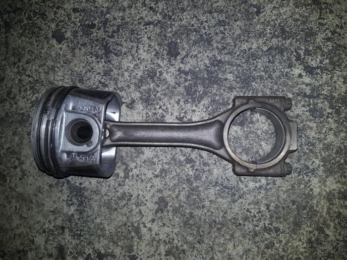 Usados Pistón Volkswagen Caddy Precio € 60,50 IVA incluido ofrecido por AKAS Automaterialen