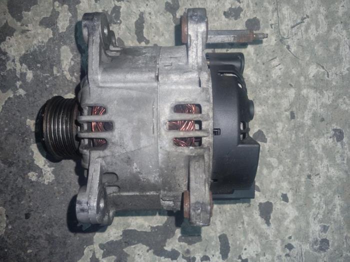 Begagnade Dynamo Volkswagen Caddy Pris € 12,10 Inklusive moms erbjuds av AKAS Automaterialen