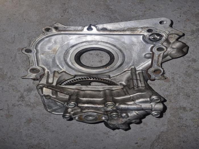 Używane Pompa oleju Mazda 6. Cena € 90,75 Z VAT oferowane przez AKAS Automaterialen