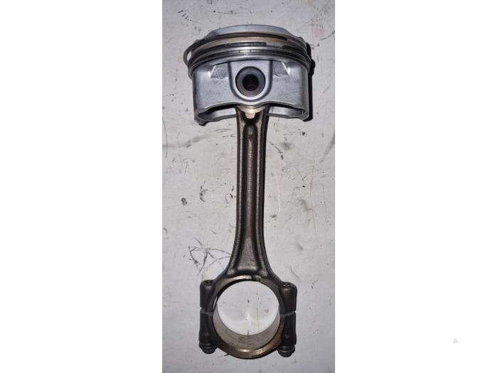 Used Piston Peugeot 208 Price € 121,00 Inclusive VAT offered by AKAS Automaterialen