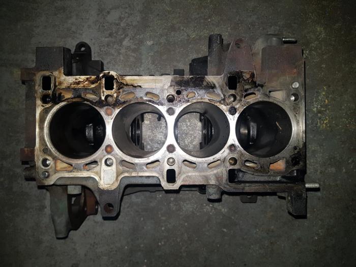 Used Engine crankcase Opel Corsa Price € 60,50 Inclusive VAT offered by AKAS Automaterialen