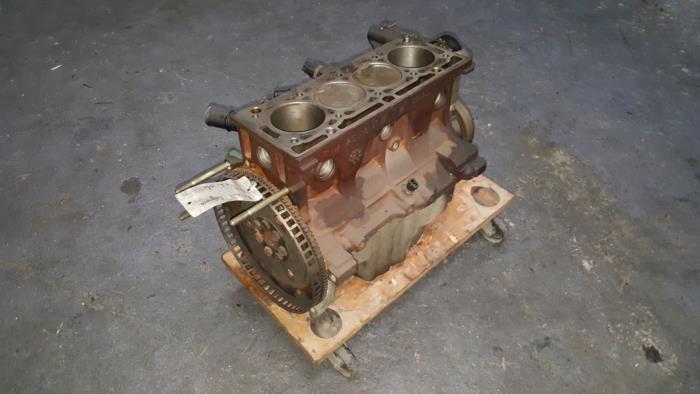 Used Engine crankcase Renault Laguna Price € 121,00 Inclusive VAT offered by AKAS Automaterialen
