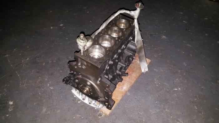 Used Engine crankcase Ford Mondeo Price € 181,50 Inclusive VAT offered by AKAS Automaterialen