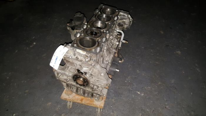 Used Engine crankcase Volvo V70/S70 Price € 423,50 Inclusive VAT offered by AKAS Automaterialen