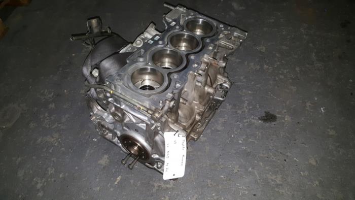 Used Engine crankcase Toyota Avensis Price € 181,50 Inclusive VAT offered by AKAS Automaterialen