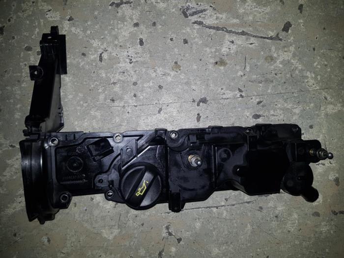 Gebrauchte Ventildeckel Peugeot 308 Preis € 30,25 Mit Mehrwertsteuer angeboten von AKAS Automaterialen