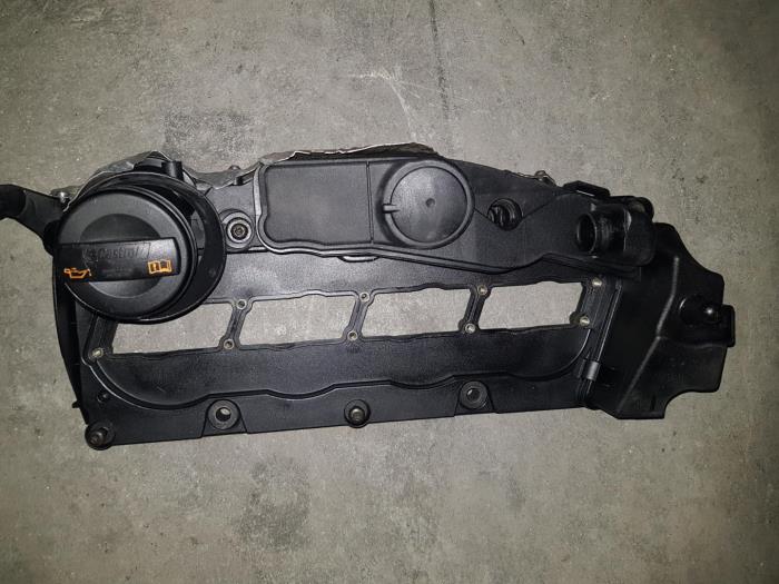 Begagnade Vipparmspackning Volkswagen Passat Pris € 30,25 Inklusive moms erbjuds av AKAS Automaterialen