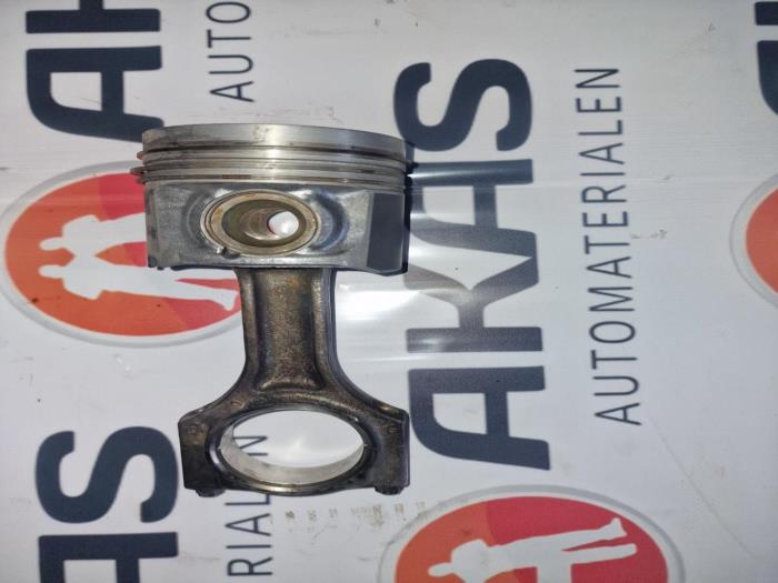 Usagé Piston BMW 3-Série Prix € 121,00 Prix TTC proposé par AKAS Automaterialen