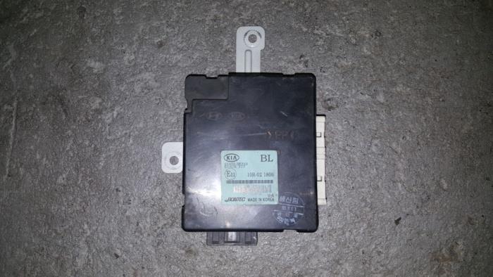 Used Body control computer Kia Sorento Price € 60,50 Inclusive VAT offered by AKAS Automaterialen