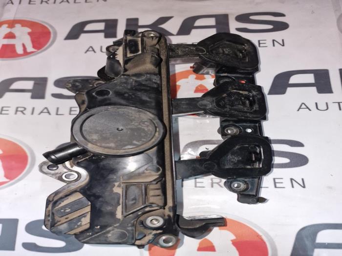 Gebrauchte Ventildeckel Renault Master Preis € 36,30 Mit Mehrwertsteuer angeboten von AKAS Automaterialen