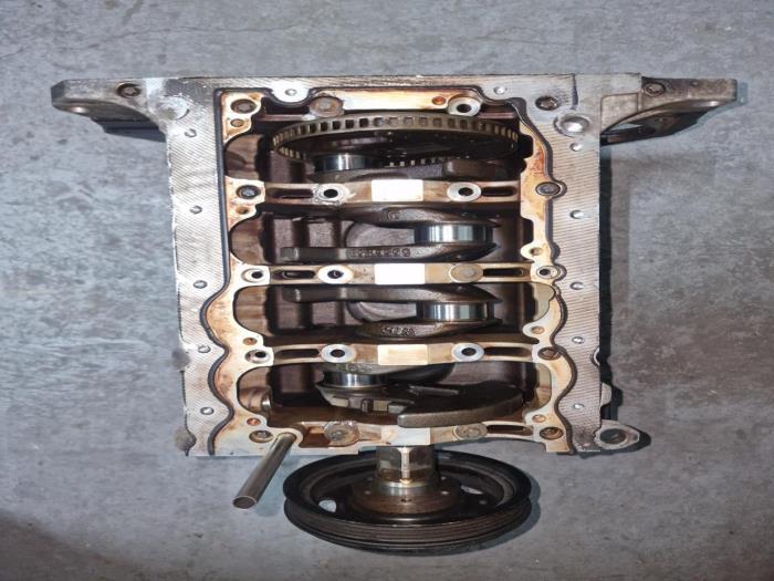 Used Engine crankcase Opel Corsa Price € 272,25 Inclusive VAT offered by AKAS Automaterialen
