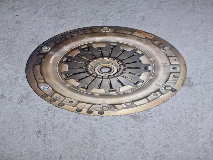 Used Flywheel Opel Karl Price € 90,75 Inclusive VAT offered by AKAS Automaterialen