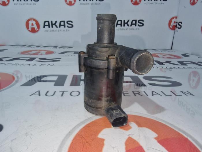 Begagnade Vattenpump Volkswagen Touareg Pris € 12,10 Inklusive moms erbjuds av AKAS Automaterialen