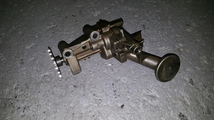 Gebrauchte Ölpumpe Citroen BX Preis € 48,40 Mit Mehrwertsteuer angeboten von AKAS Automaterialen (acceptatie)