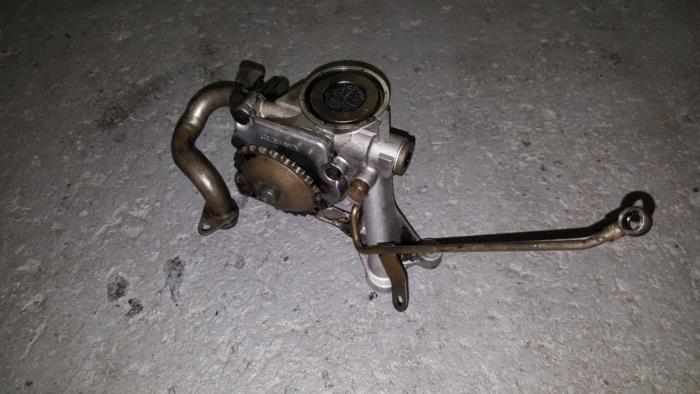 Begagnade Oljepump Citroen BX Pris € 48,40 Inklusive moms erbjuds av AKAS Automaterialen (acceptatie)