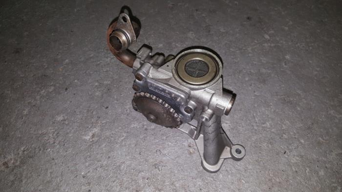 Begagnade Oljepump Citroen BX Pris € 48,40 Inklusive moms erbjuds av AKAS Automaterialen (acceptatie)