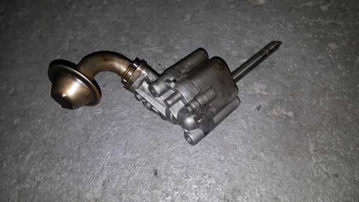 Begagnade Oljepump Citroen BX Pris € 36,30 Inklusive moms erbjuds av AKAS Automaterialen (acceptatie)