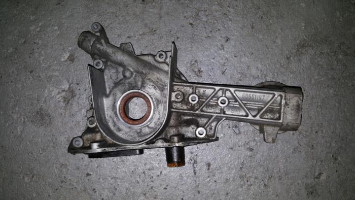 Gebrauchte Ölpumpe Citroen BX Preis € 48,40 Mit Mehrwertsteuer angeboten von AKAS Automaterialen (acceptatie)