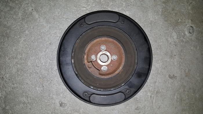 Gebrauchte Kurbelwelle Riemenscheibe Citroen BX Preis € 60,50 Mit Mehrwertsteuer angeboten von AKAS Automaterialen (acceptatie)