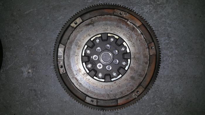 Begagnade Svänghjul Citroen BX Pris € 121,00 Inklusive moms erbjuds av AKAS Automaterialen (acceptatie)