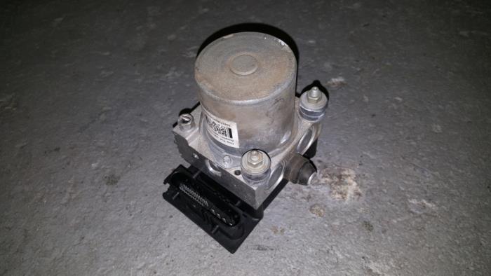 Begagnade ABS-pump Citroen BX Pris € 18,15 Inklusive moms erbjuds av AKAS Automaterialen (acceptatie)