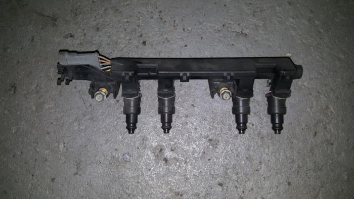 Usagé Système d'injection Citroen BX Prix € 48,40 Prix TTC proposé par AKAS Automaterialen (acceptatie)