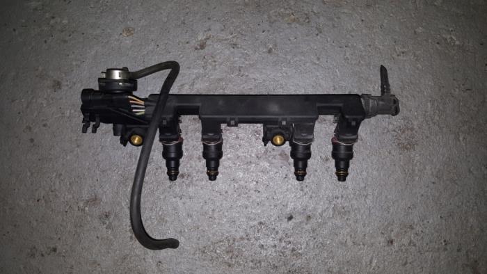 Usagé Système d'injection Citroen BX Prix € 48,40 Prix TTC proposé par AKAS Automaterialen (acceptatie)