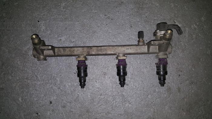 Usagé Système d'injection Citroen BX Prix € 30,25 Prix TTC proposé par AKAS Automaterialen (acceptatie)